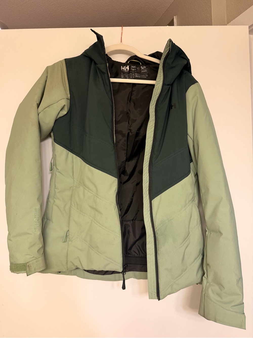 Helly Hansen Two-Tone Green Ski Jacket with Hood